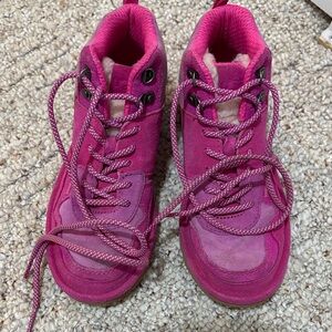 Kids highland uggs pink- size 2